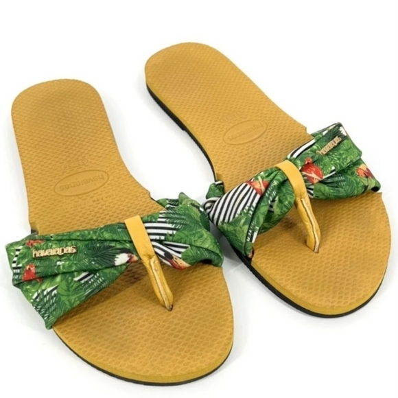 Havaianas Flip Flops You St Tropez Yellow Tropical Toucan Sandals Size 9-10W EUC - Picture 1 of 12